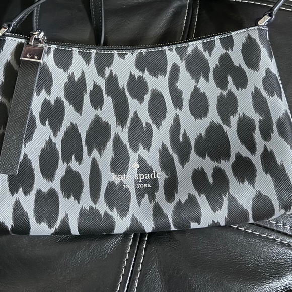 Authentic 🔥Gray and black Cheetah print Kate Spade, New York🔥 - Picture 1 of 4
